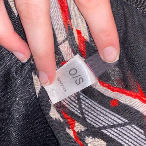 NWOT | Frilled Hem Over the Shoulder Shawl from Ardene - Picture 4 of 4